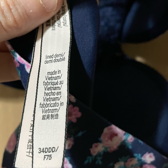 Set of 2 Victoria Set Demi Bras 34DDD - Picture 5 of 6